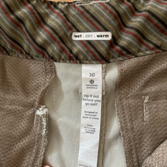 Lululemon cargo shorts size 30 - Picture 5 of 5